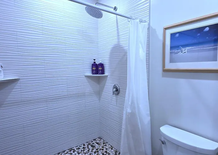 Apartament Private, Modern Casita, Coffee Bar, Wet Bar, No Kitchen *
