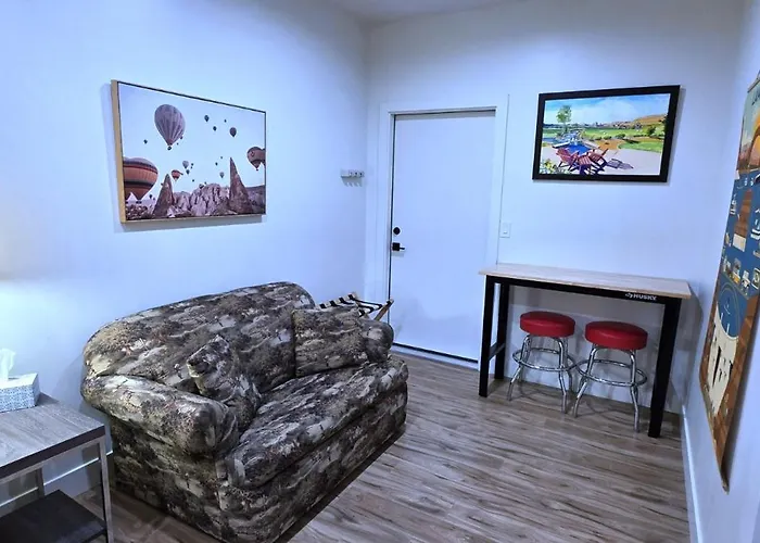 Apartament Private, Modern Casita, Coffee Bar, Wet Bar, No Kitchen *