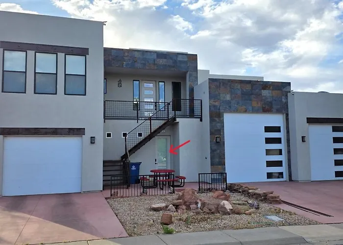 Private, Modern Casita, Coffee Bar, Wet Bar, No Kitchen * Page