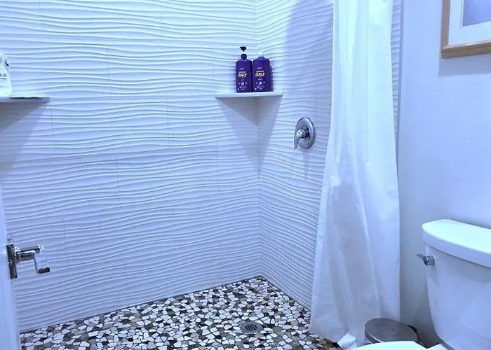Apartament Private, Modern Casita, Coffee Bar, Wet Bar, No Kitchen